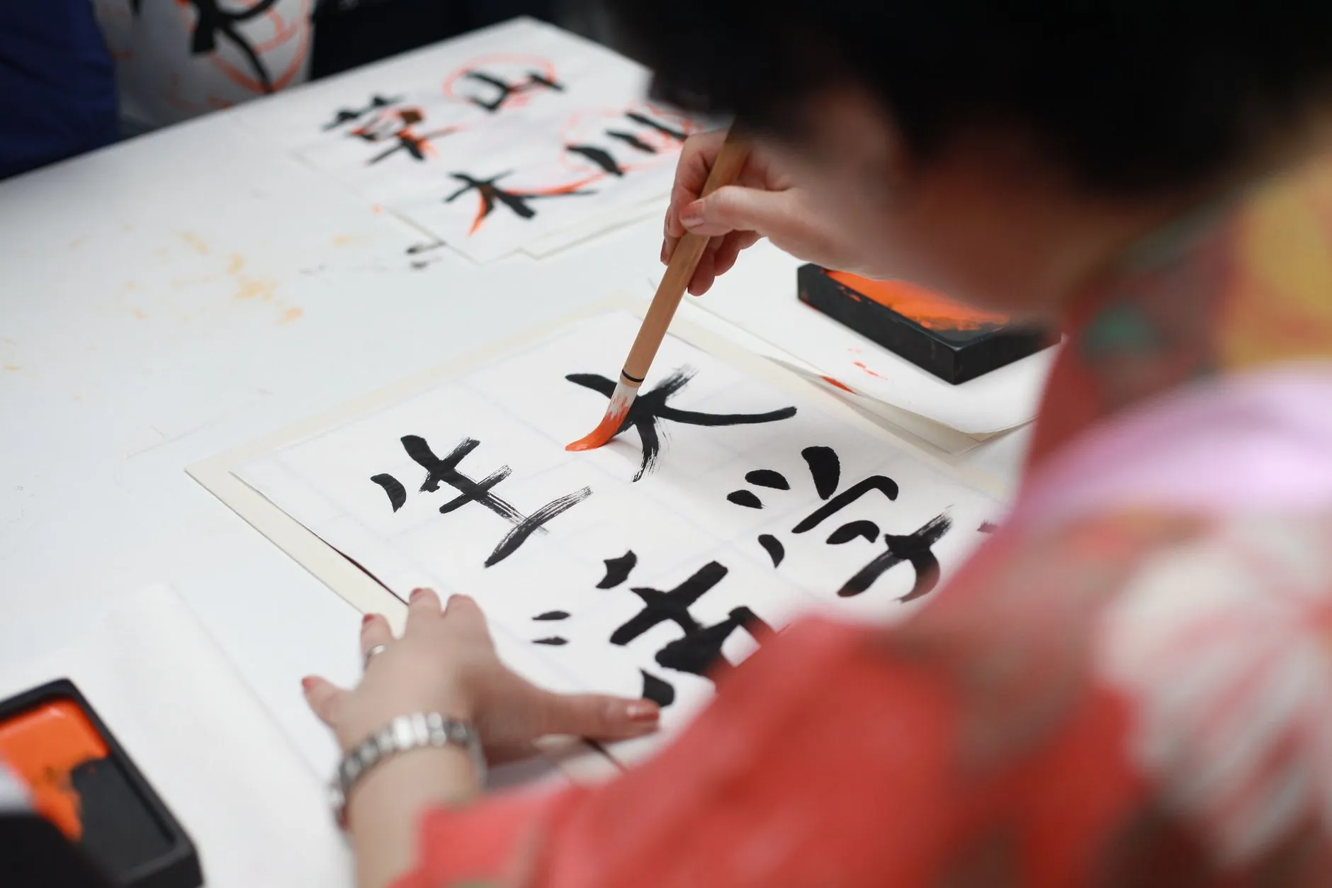 海口会议平板选购指南：郑皓之科技主流型号参数与场景适配分析
